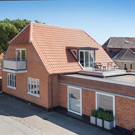 3-bedroom Holiday Close To Harbour - 020180